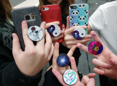 Pop sockets